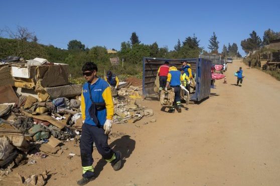 Municipio de Viña del Mar realizó operativo integral de limpieza en sector de Parcela  11 de Forestal