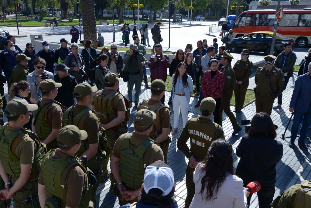 Imagen principal: Municipio de Cuidados, Delegación Presidencial y Carabineros realizaron operativo para evitar el comercio ilícito en Viña del Mar