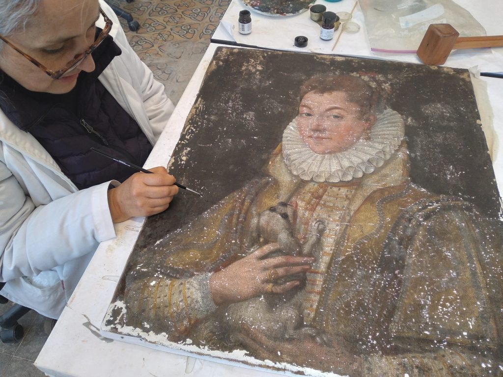 Imagen principal: Restauran 16 antiguas pinturas europeas de la colección pictórica del Museo Palacio Vergara para su exhibición a la comunidad