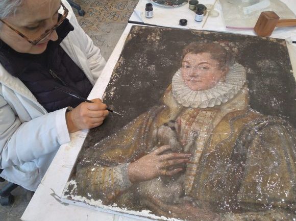 Restauran 16 antiguas pinturas europeas de la colección pictórica del Museo Palacio Vergara para su exhibición a la comunidad