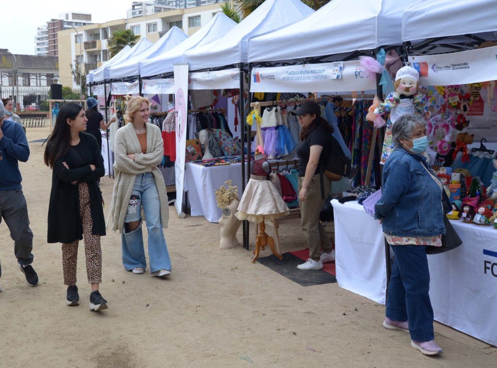 Imagen principal: Municipio de Viña del Mar y FOSIS organizan en conjunto, muestra de emprendedores en parque Quinta Vergara