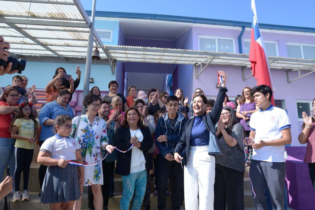 Imagen principal: Municipio inauguró obras de remodelación de escuela Violeta Parra de Chorrillos