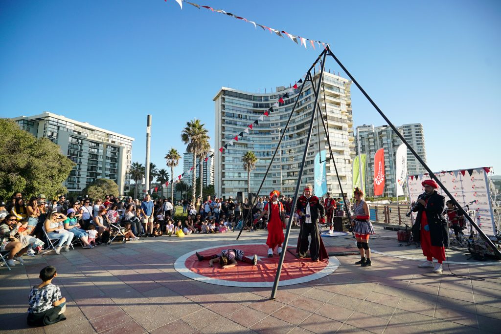 Imagen principal: Destacadas intervenciones artísticas gratuitas se realizan en diversos sectores de Viña del Mar