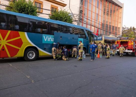 Municipio de Viña del Mar dispuso transporte para viaje de equipo de emergencia y bomberos en apoyo a zona afectada por incendios forestales