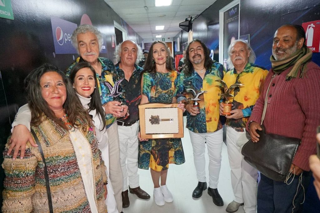 Imagen de la noticia: Llave de la Ciudad artesanal a Los Jaivas