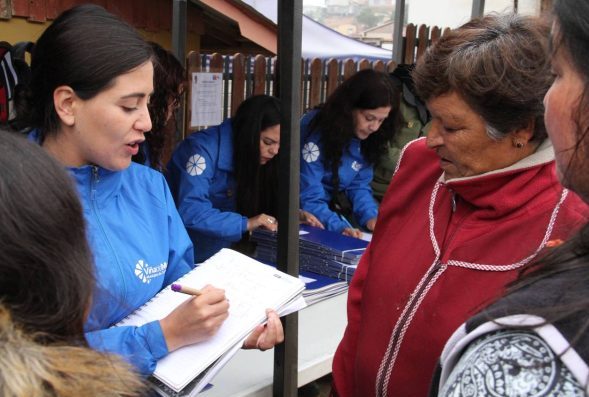 Etapa de reconstrucción en Viña:  vecinos recuperan sus títulos de dominio perdidos en el megaincendio