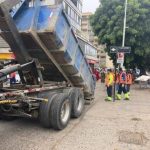 Continúa plan de recuperación del espacio público: Municipio de Viña del Mar realizó operativo de limpieza de acera y calzada en estero y sector del Puente Libertad