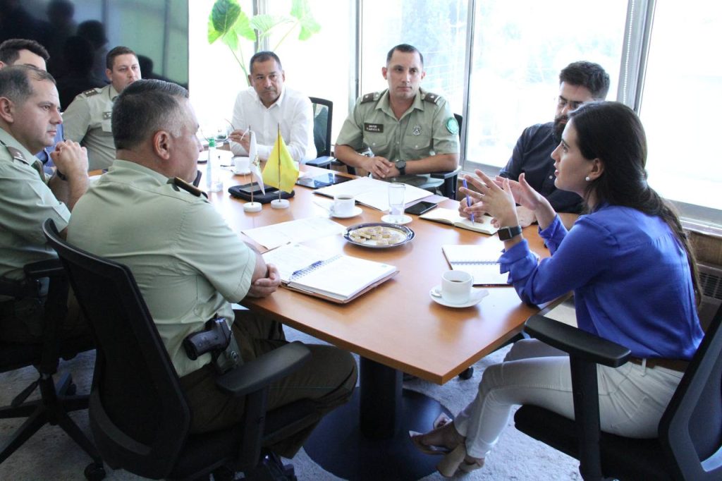 Imagen principal: Alcaldesa se reunió con Alto mando de Carabineros de la zona para analizar y planificar trabajo en seguridad comunal
