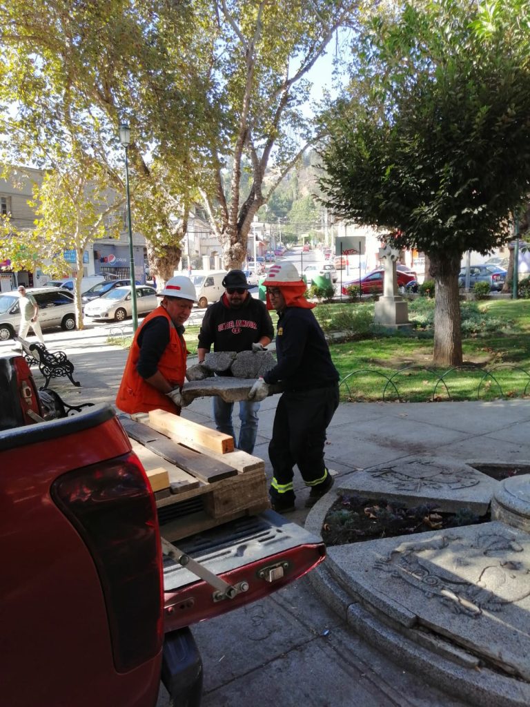Imagen principal: Municipio de Cuidados supervisa restauración de placa del Monumento a la Bandera en Forestal