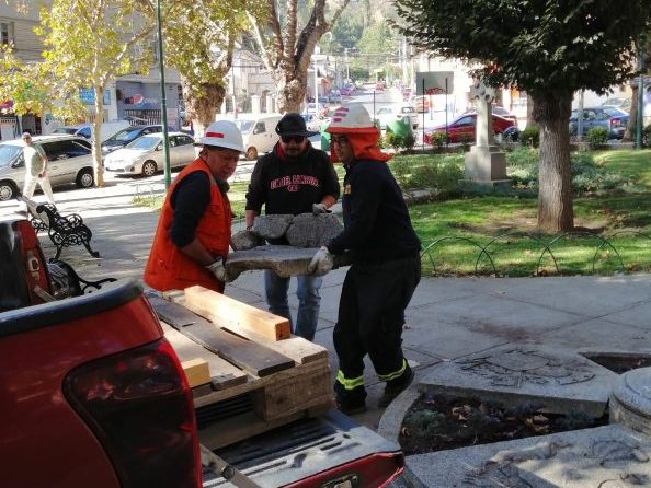 Municipio de Cuidados supervisa restauración de placa del Monumento a la Bandera en Forestal