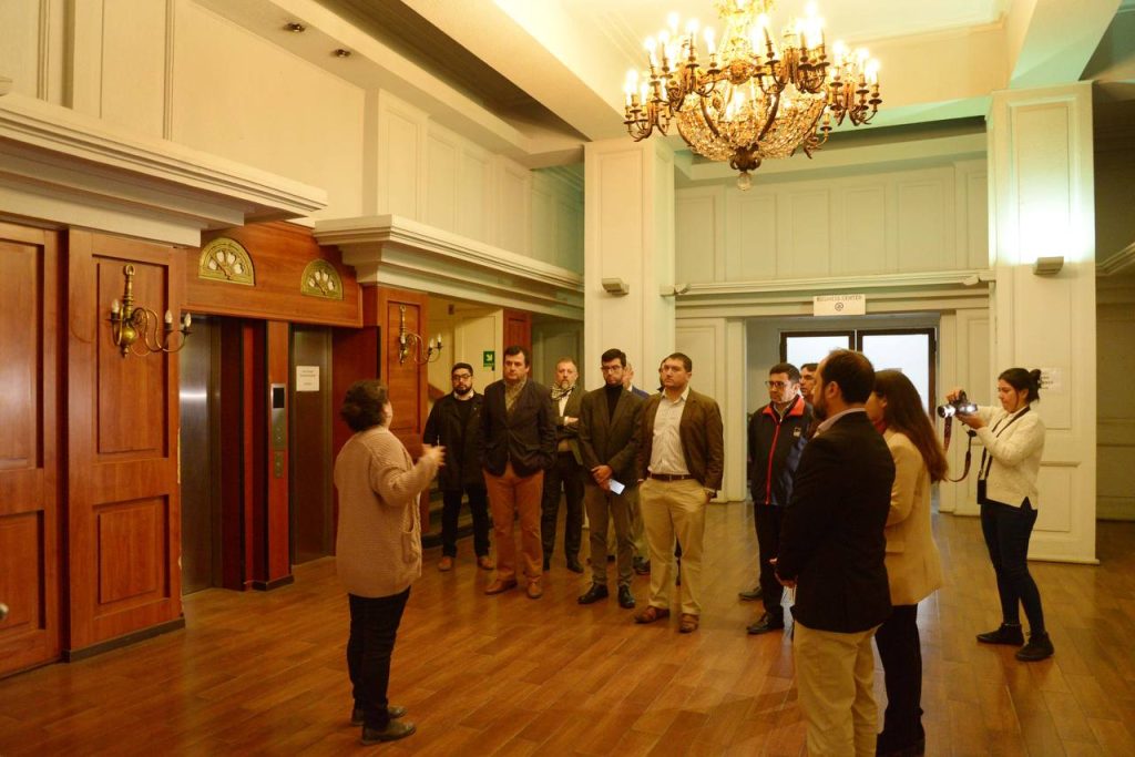 Imagen principal: Municipio de Viña del Mar convocó a actores del desarrollo económico y turístico para para potenciar la recuperación del Hotel O’Higgins