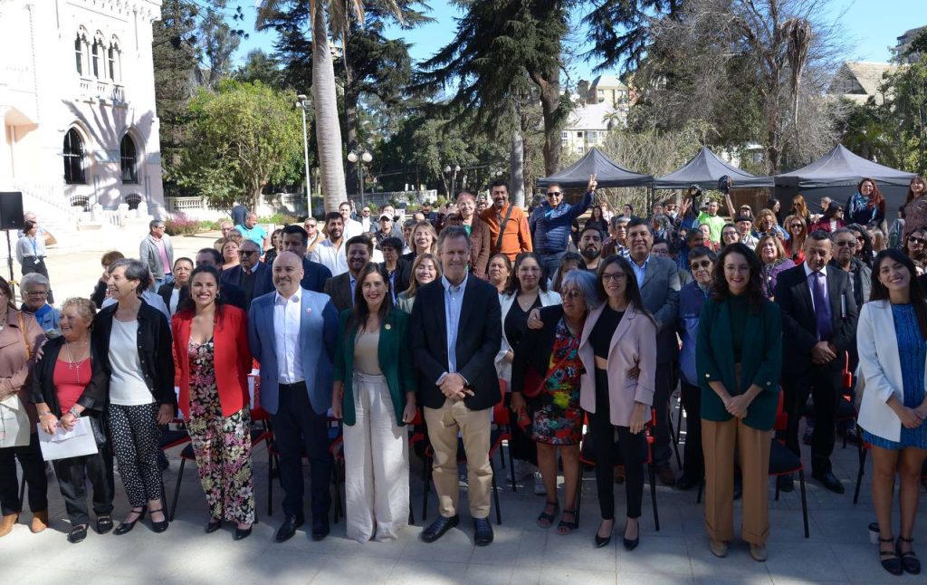 Imagen principal: Alcaldesa Macarena Ripamonti valoró diálogos ciudadanos que se iniciaron en Viña del Mar para enfrentar problemas del sistema del transporte público