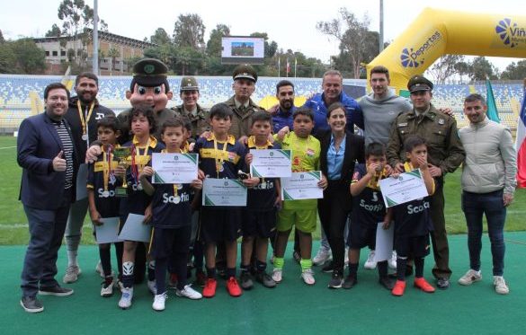 En estadio Sausalito se jugaron las finales del torneo de futbolito escolar por aniversario de carabineros