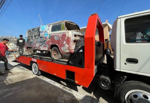 Municipio de Viña del Mar retira vehículos abandonados para recuperar espacios públicos de la comuna   