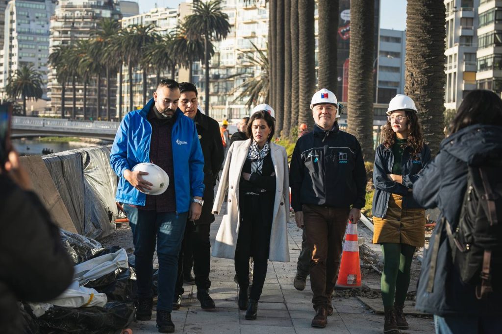 Imagen principal: Alcaldesa Ripamonti anuncia recta final de trabajos y habilitan  tránsito normal en Av. La Marina