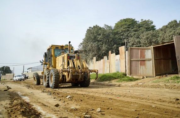 Municipio de Viña del Mar acondiciona camino para el retorno de locomoción colectiva en sector de Parcela 11