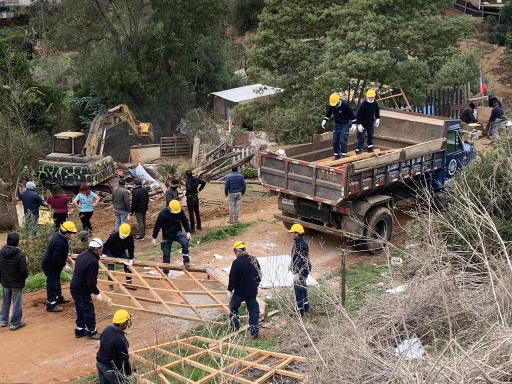 Imagen principal: Desalojan toma irregular para construir un nuevo centro de salud pública en Miraflores Alto