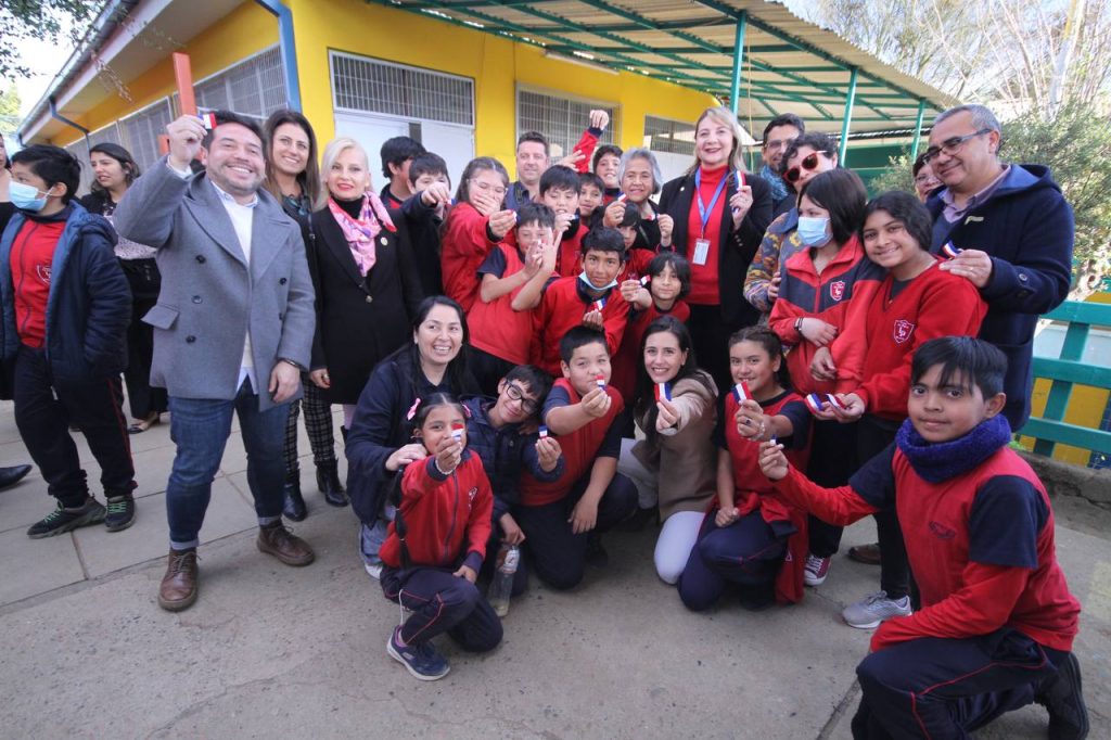 Imagen principal: Municipio de Viña del Mar inauguró obras de mejoramiento de escuelas públicas Salvador Allende y La Parva 