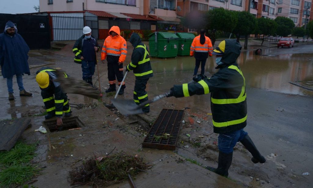 Imagen principal: Municipio de Viña del Mar  activó protocolos de emergencia monitoreando el estero Marga Marga y otros sectores de la comuna