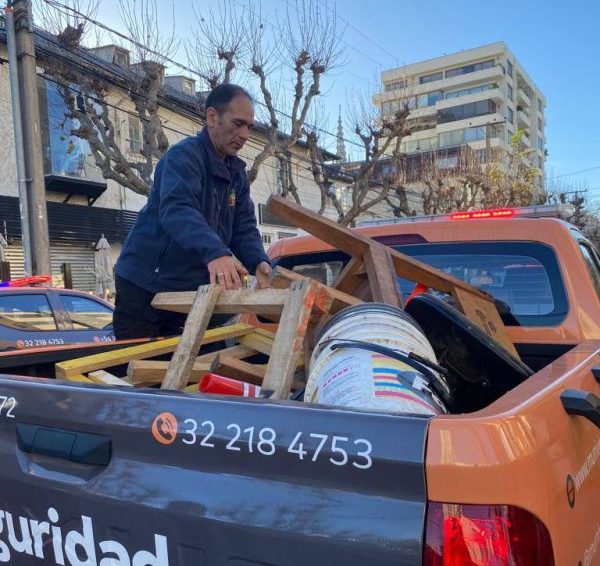 Activa fiscalización del municipio de Viña del Mar y Carabineros  a estacionadores de autos informales