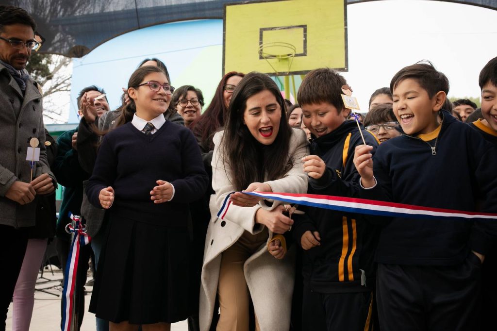 Imagen principal: Municipio de Viña del Mar inaugura obras en escuela Arturo Prat de Miraflores: estudiantes tendrán renovada infraestructura