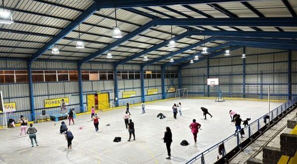 Municipio realiza recambio total de luminarias de los recintos deportivos de Viña del Mar