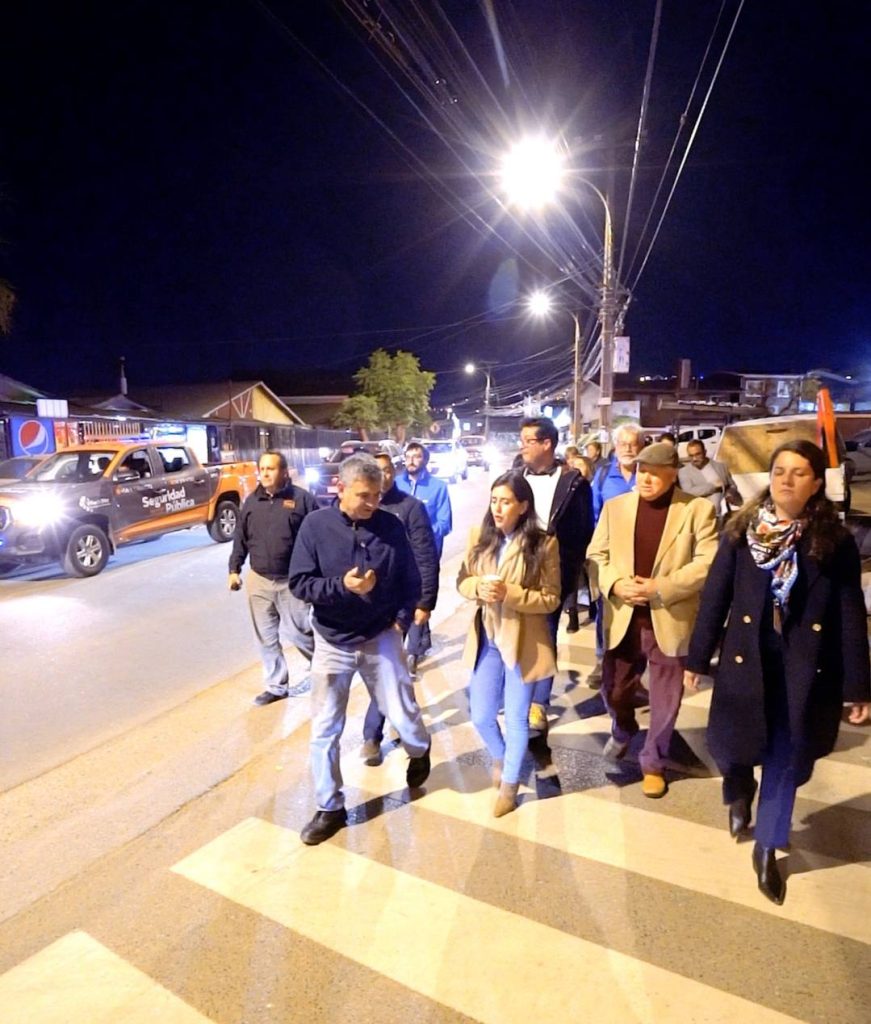 Imagen principal: Alcaldesa Macarena Ripamonti inaugura más de 1.000 luminarias de alta tecnología para mejorar la seguridad en Reñaca Alto