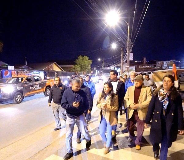 Alcaldesa Macarena Ripamonti inaugura más de 1.000 luminarias de alta tecnología para mejorar la seguridad en Reñaca Alto