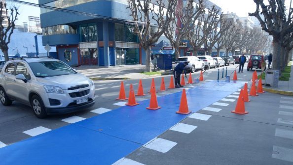 Municipio de Viña del Mar potencia seguridad en ciclovías de Población Vergara con mejor demarcación vial