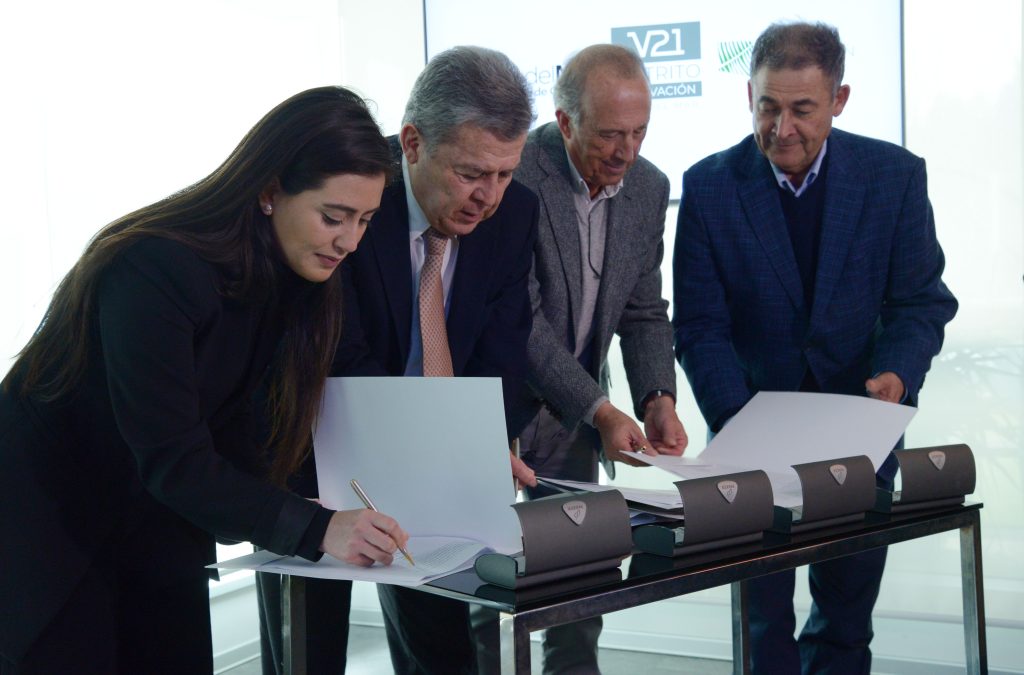 Imagen principal: Alcaldesa Ripamonti firma alianza de colaboración con distrito de innovación V21 para seguir avanzando en el desarrollo sostenible de Viña del Mar