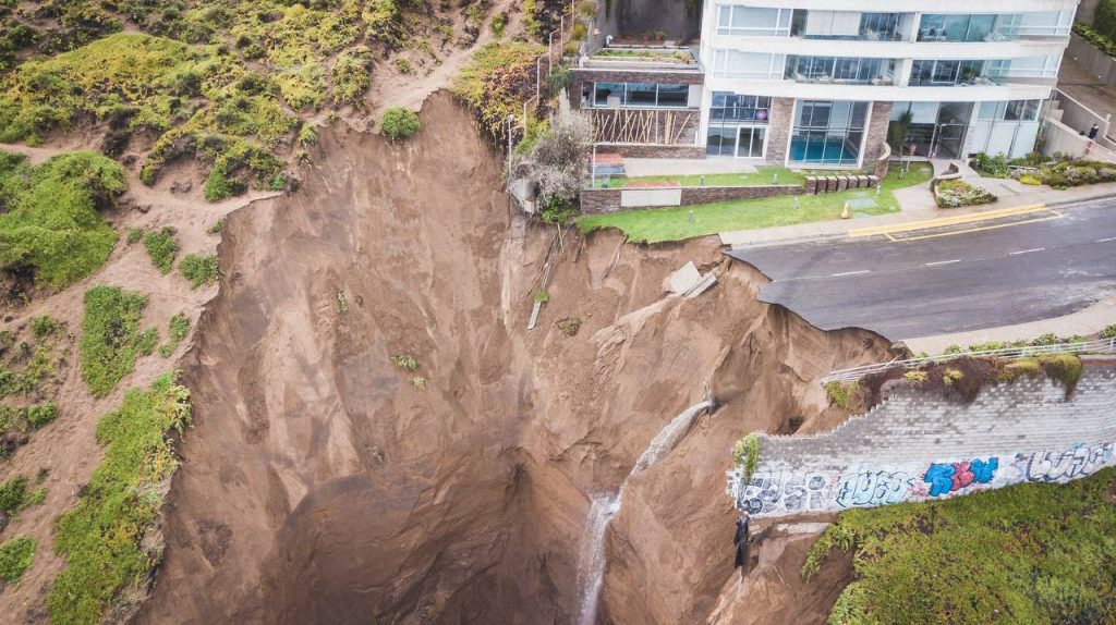 Imagen principal: Alcaldesa Macarena Ripamonti oficia a autoridades para conocer todos los informes de construcción de edificios en duna   