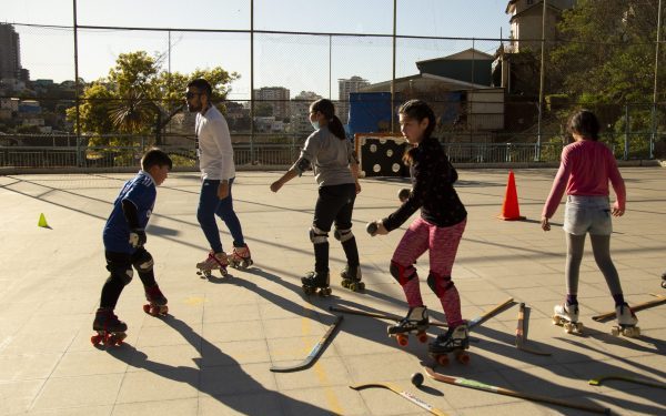 Municipio de Viña del Mar invita a potenciar la salud física y mental con sus talleres y escuelas deportivas: destacan hockey patín y patinaje artístico