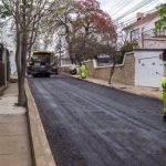 Programa de bacheo municipal: Obras de mejoramiento de calzada de calles del Cerro Castillo tienen 70% de avance