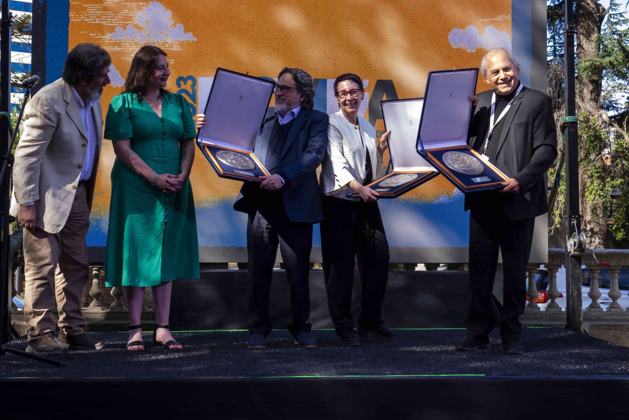 Equipo Ya no basta con rezar