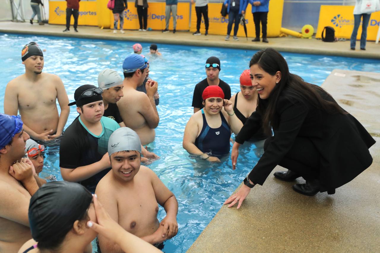 Imagen de galería: festival acuatico 2
