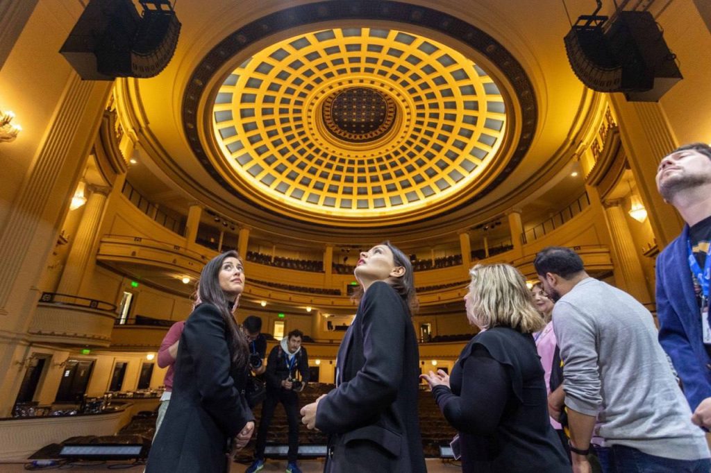 Imagen principal: Teatro Municipal de Viña del Mar se abre a la comunidad e invita a disfrutar de eventos gratuitos durante el mes de reapertura