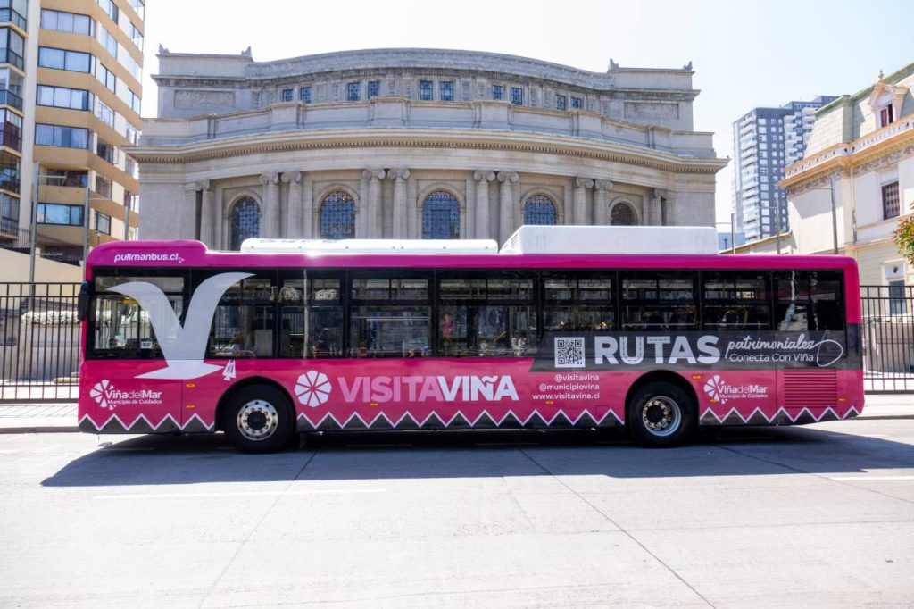 Imagen principal: Viña del Mar avanza en turismo sostenible incorporando bus eléctrico que recorrerá el plan de la ciudad