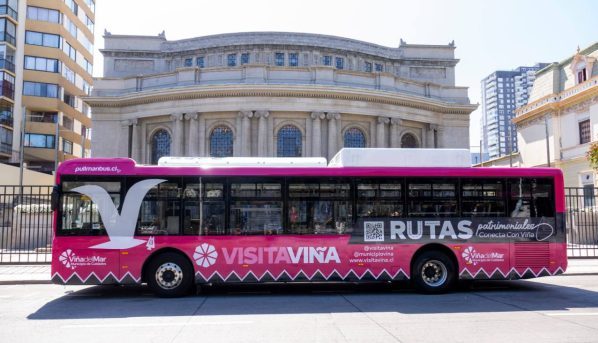 Viña del Mar avanza en turismo sostenible incorporando bus eléctrico que recorrerá el plan de la ciudad