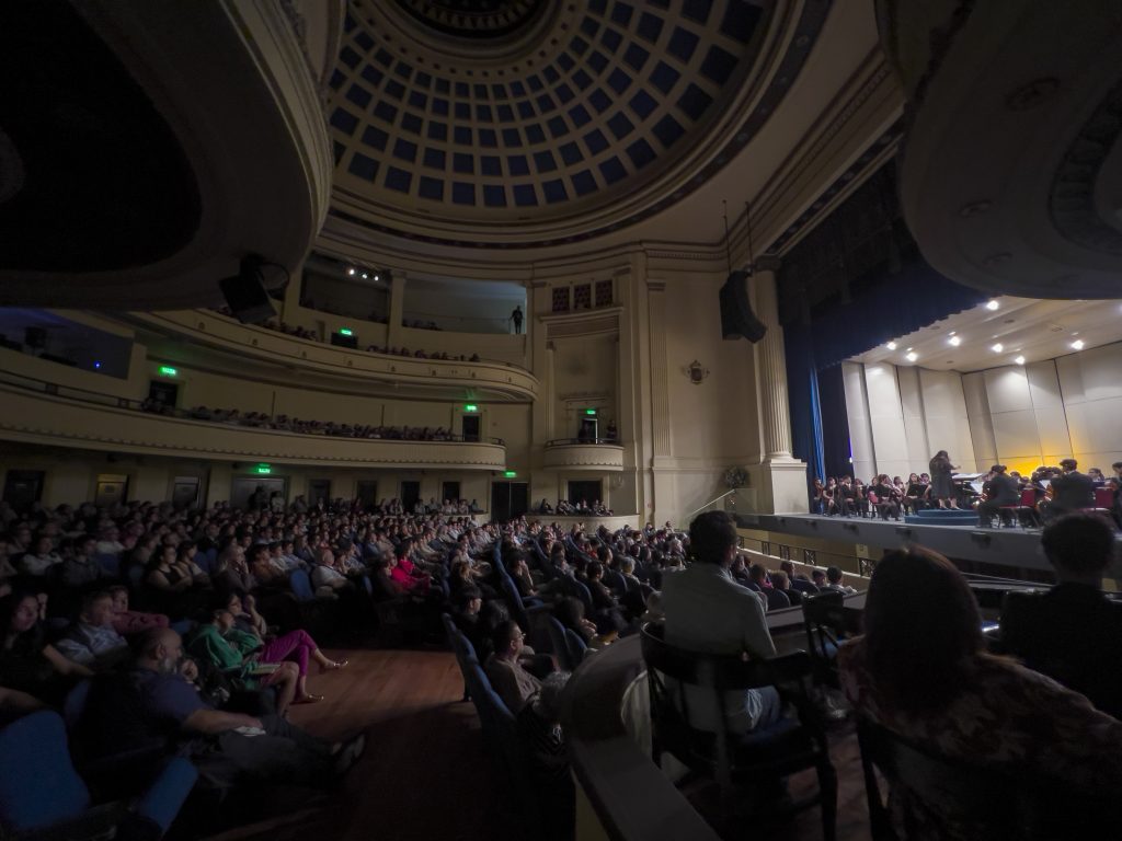 Imagen principal: Con lleno total se realizaron  primeros conciertos abiertos a la comunidad en el Teatro Municipal de Viña del Mar