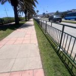 Deportes y paseos más seguros: Municipio de Viña del Mar instala barandas de protección en borde costero de Las Salinas
