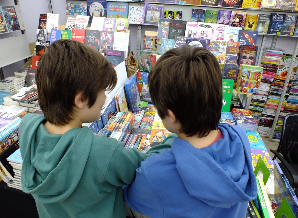 Imagen principal: 1º Expo libro infantil y juvenil se presenta en la explanada del parque Quinta Vergara  
