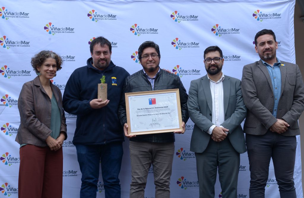 Imagen principal: Con Feria educativa se celebró el Día Mundial de la Educación Ambiental  en Viña del Mar