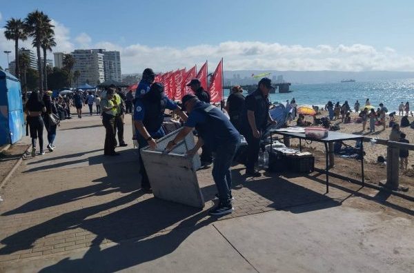 Municipio de Viña del Mar intensifica labores de fiscalización y decomiso de productos a comercio ambulante ilegal