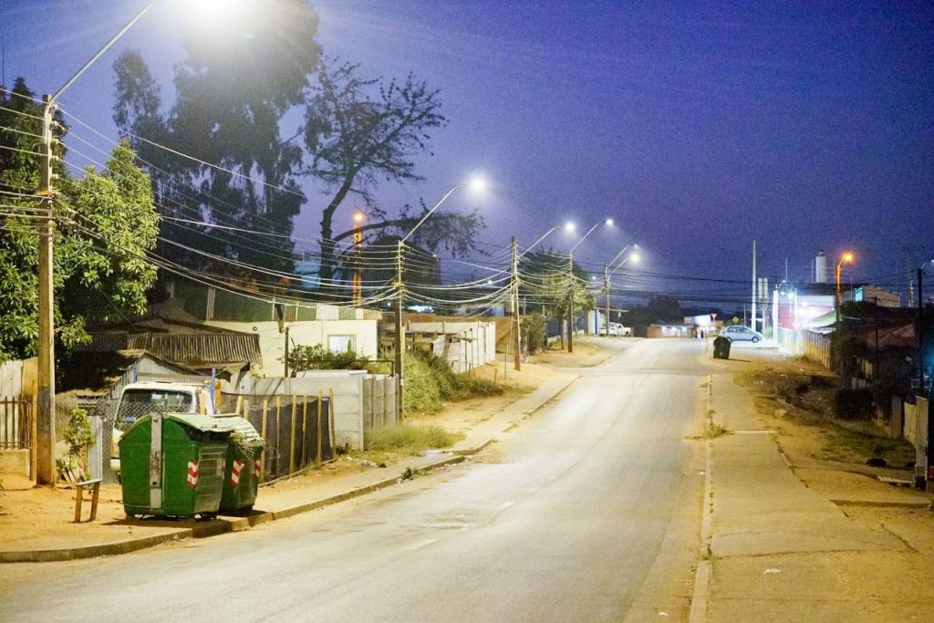 Imagen principal: Municipio de Viña del Mar continuará desarrollando durante el 2024 proyectos para mejorar iluminación en la comuna