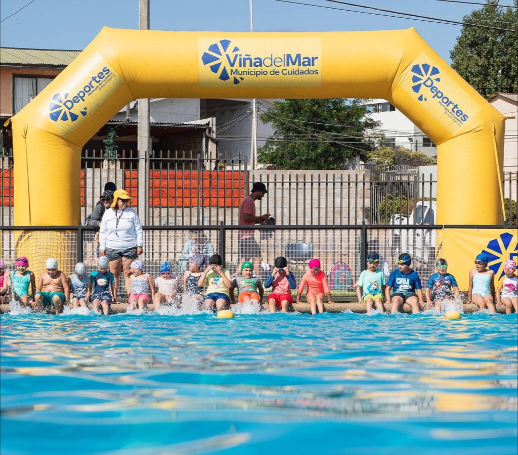 Imagen principal: Municipio inició Temporada de Piscinas 2024 con actividades gratuitas en los barrios de Viña del Mar