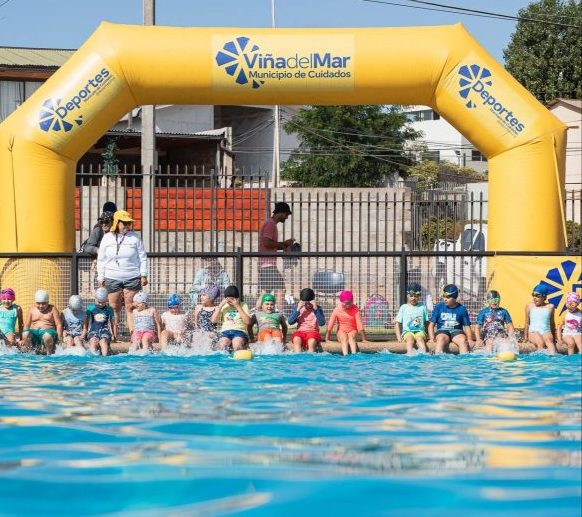 Municipio inició Temporada de Piscinas 2024 con actividades gratuitas en los barrios de Viña del Mar