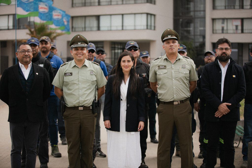 Imagen principal: Alcaldesa Macarena Ripamonti valora reforzamiento de Carabineros para febrero en la comuna