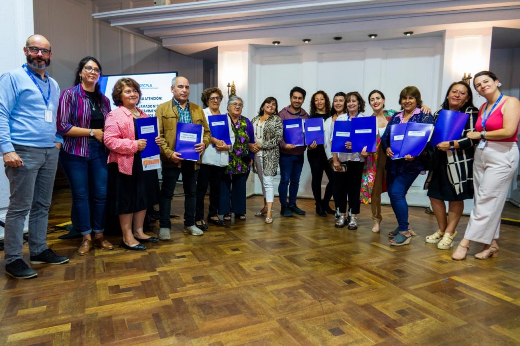 Imagen principal: 11 calles de Viña del Mar serán mejoradas en distintos cerros a través de Programa Pavimentos Participativos