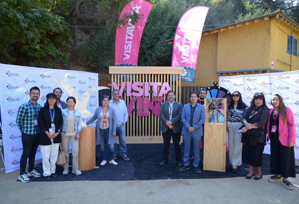 Imagen principal: Con novedoso stand, municipio potencia a Viña del Mar como destino turístico junto a gremios para impulsar la reactivación económica de la comuna