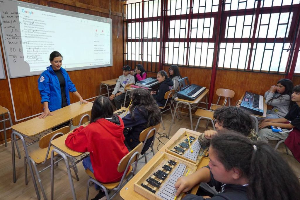 Imagen principal: Avanza reconstrucción de escuelas John Kennedy y Villa Independencia afectadas por incendio en Viña del Mar